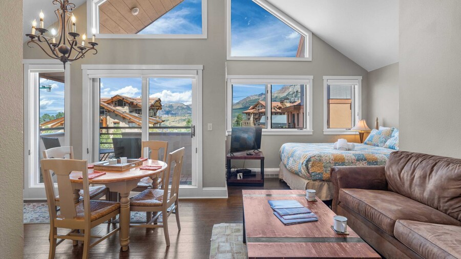 Blue Mesa 2 Unit Buyout by Avantstay 2 Units Centrally Located Ski In/ Ski Out Unit!