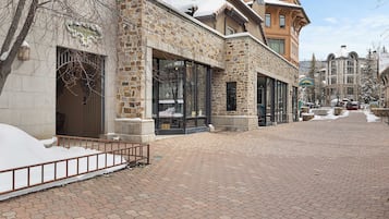 Apartment (1 Bedroom) | Interior