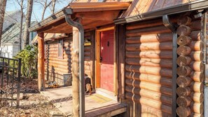 House (4 Bedrooms) | Interior - Pine Needle by Avantstay Log Cabin w/ Gorgeous Views, Hot Tub, Patio & Pool Table! (Gatlinburg)
