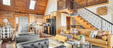 House (4 Bedrooms) | Front of property