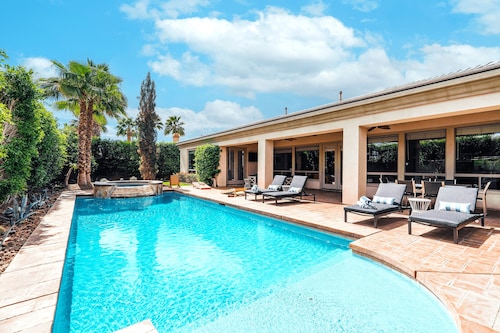 Casa del Sol by Avantstay Private Oasis Retreat w/ Pool!