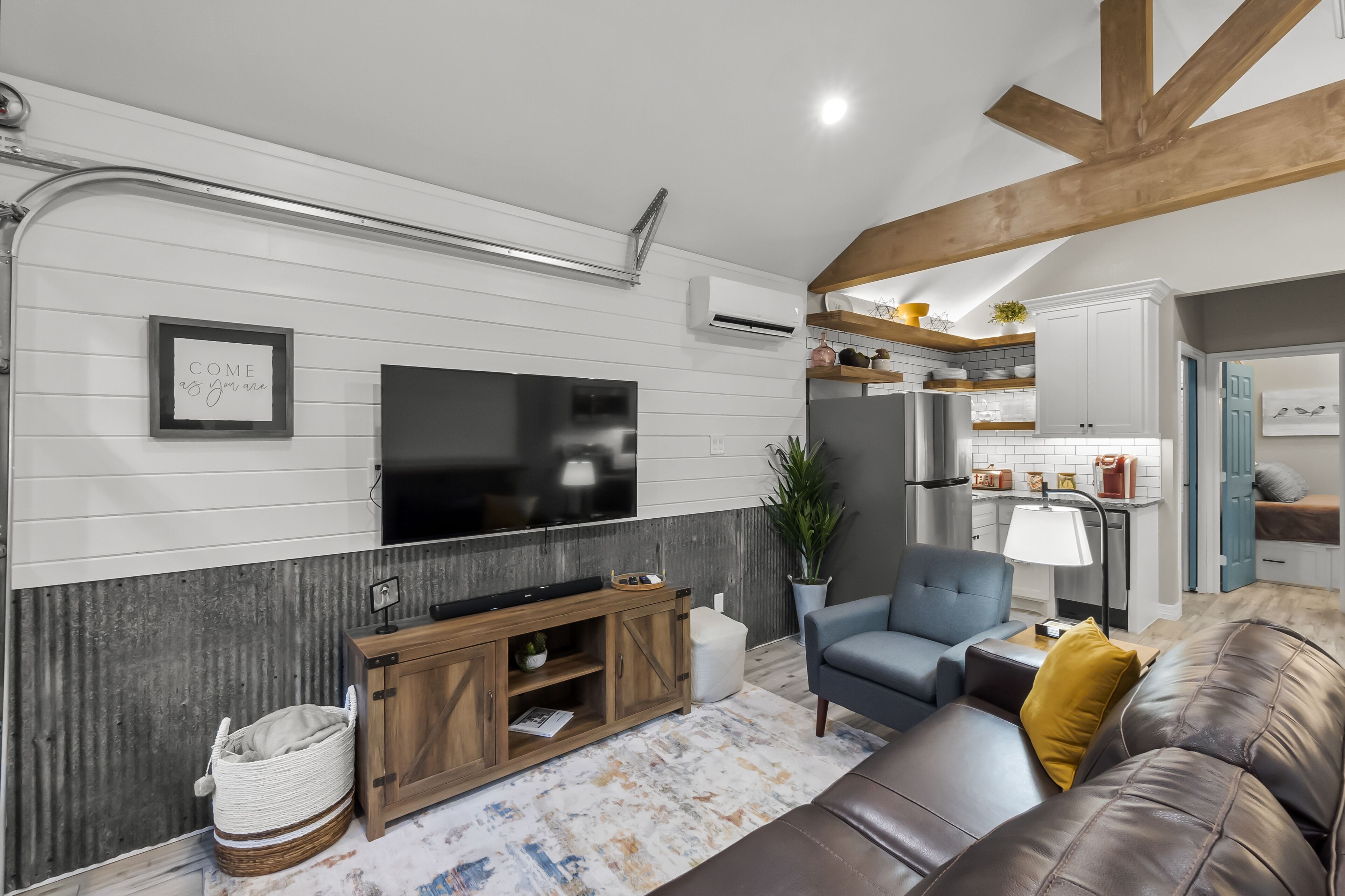 The Garage | 400 Sf Spacious, Private Tiny Home Experience