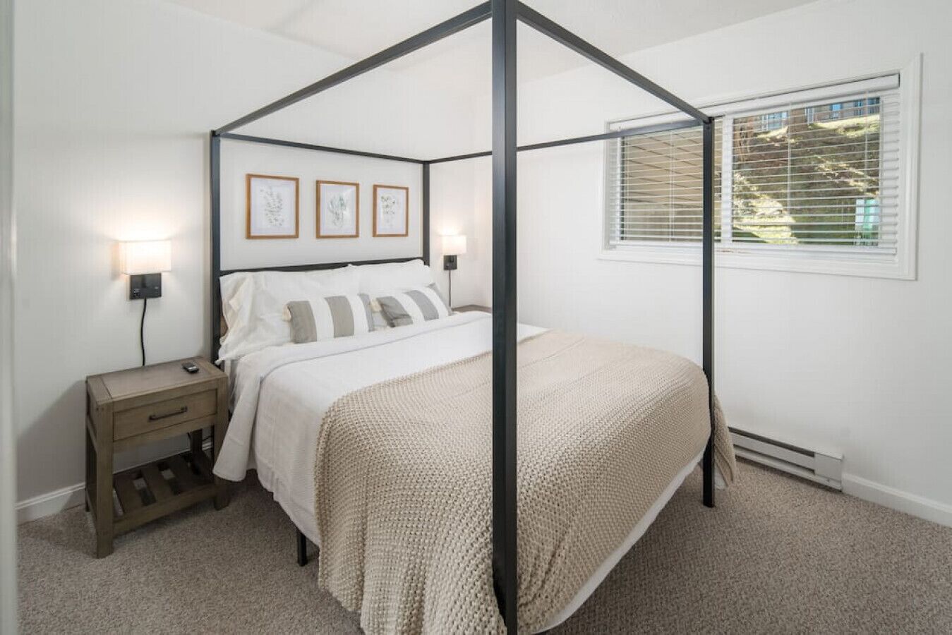 Modern Ski-In/out condo + Mountain views + Pool/Sauna/HotTub