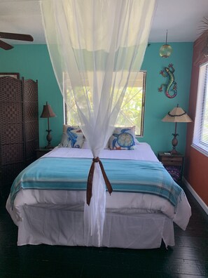 1 bedroom, WiFi, bed sheets - Cozy Hawaiian studio just minutes to the beach and town. No minimum stay (Kailua-Kona)