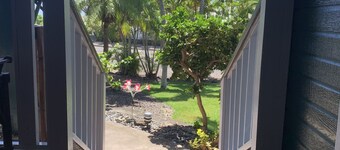 Cozy Hawaiian studio just minutes to the beach and town.  No minimum stay