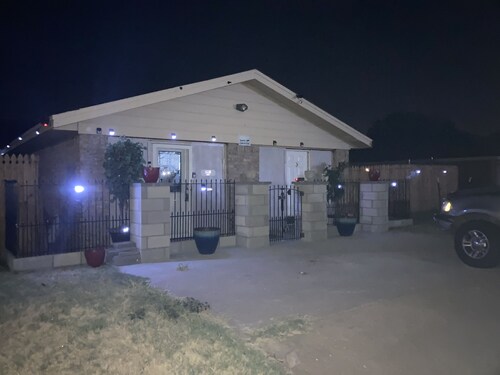 ___________________A 2 Bedroom 1 bath apartment with fireplace 101-A+Food Pantry