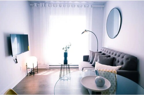 luxury*brand-new*2 bdr Queen*gym 24/7