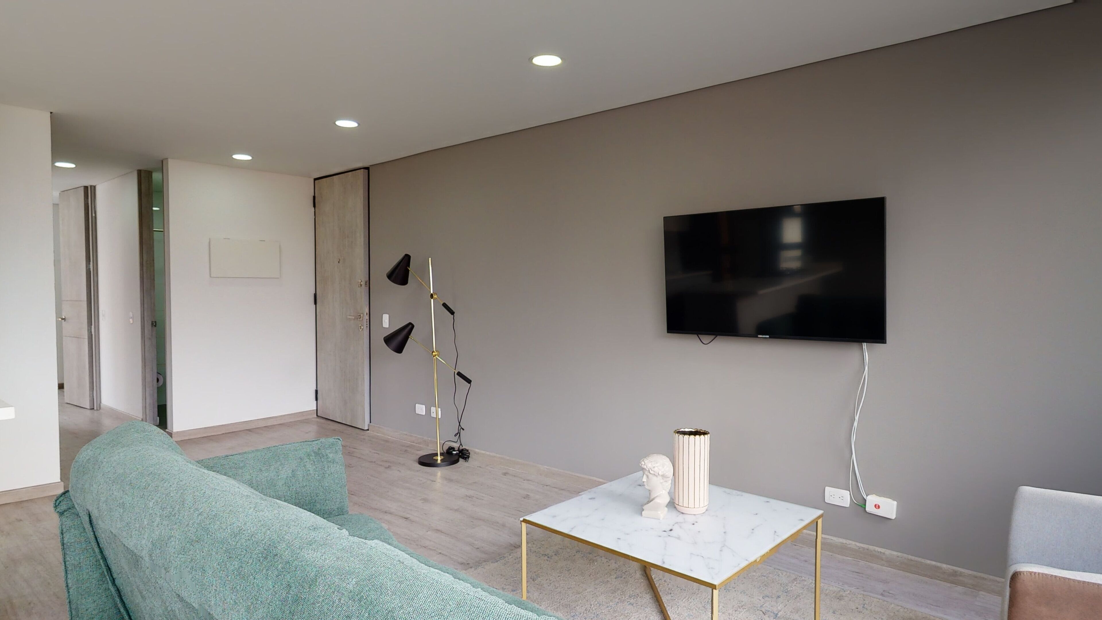 ESPECTACULAR APTO EN UNICENTRO CON EXCELENTE VISTA