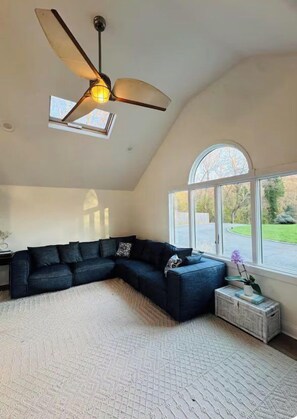 TV, fireplace, books, music library - BEACHFRONT MANSION PRIVATE PATH TO PRIVATE BEACH (Shoreham)