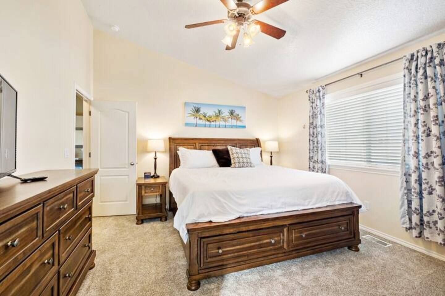 2Min>DT Meridian ★ FastWifi w/office ★ Netflix ★