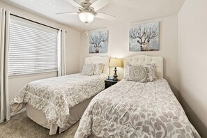 3 chambres, fer et planche à repasser, lit de bébé portatif, Wi-Fi