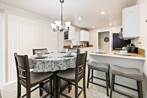 Dining - 2Min>RedhawkGolfCourse★LongStays★300mbps★1300ft²★ (Nampa)