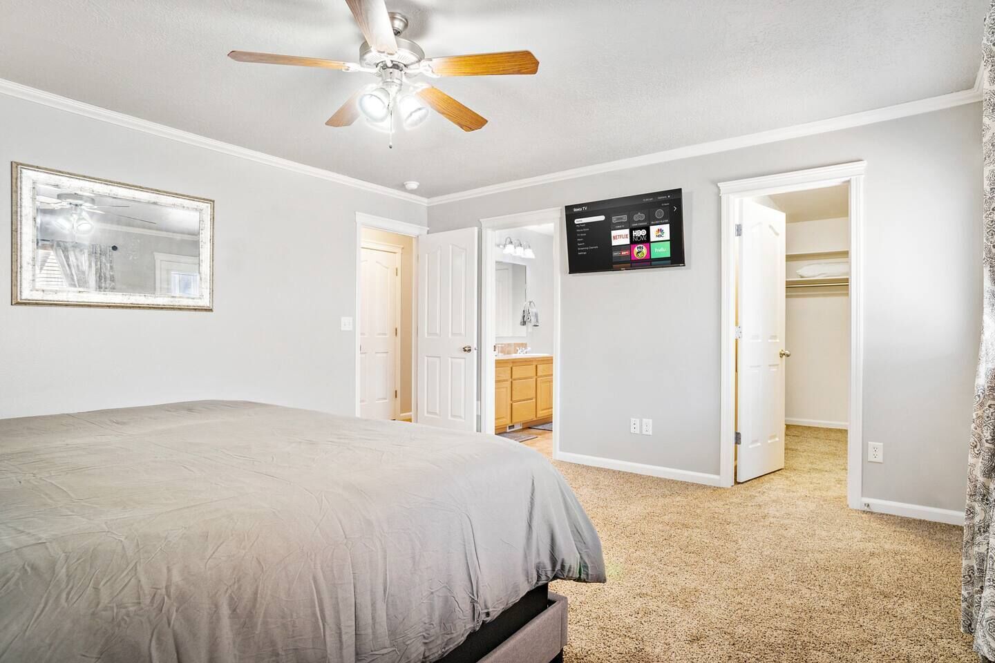 1900sqft★KingBed★2Min>Wahooz and I84★600Mbps★5 TVs