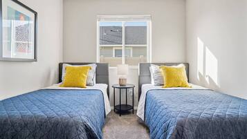 3 bedrooms, iron/ironing board, travel crib, internet