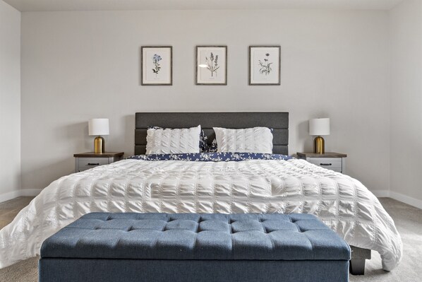 3 bedrooms, desk, iron/ironing board, travel cot