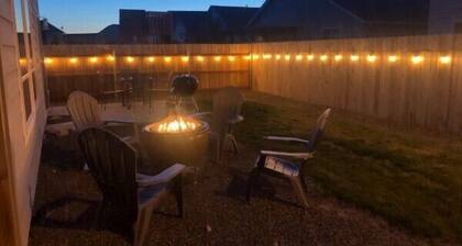 *FirePit*King*Parking*1600ft²*Smart TV*W/D