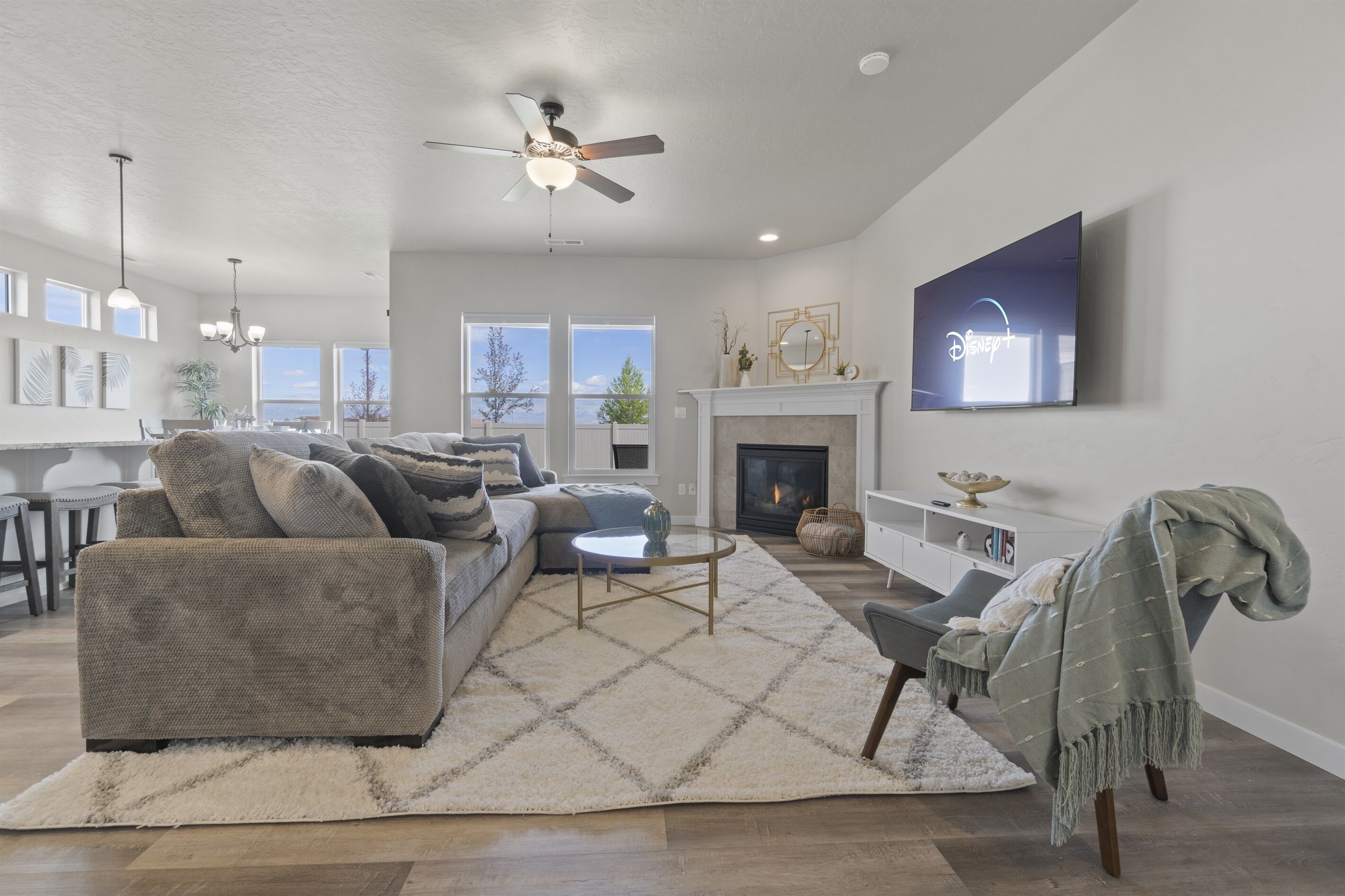 2min>Ridgevue*1800ft²*King*FirePlace*600Mbps