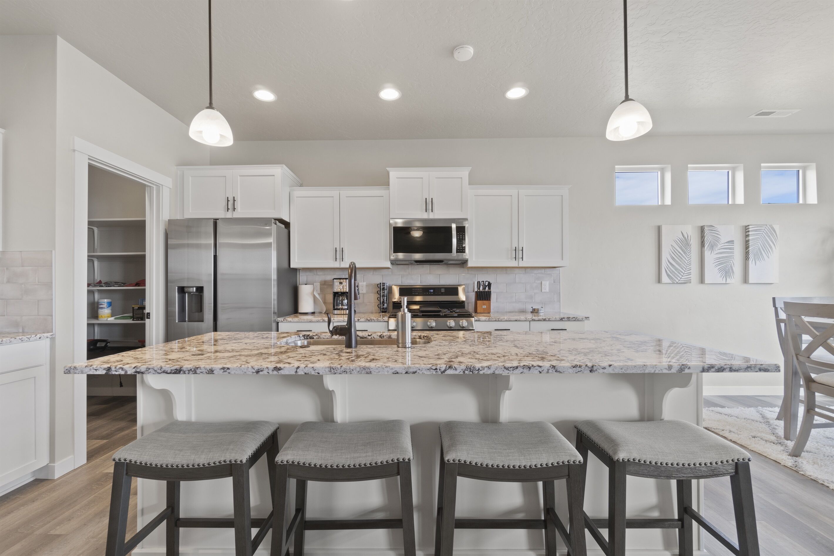 2min>Ridgevue*1800ft²*King*FirePlace*600Mbps