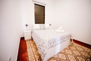 2 bedrooms, desk, iron/ironing board, free WiFi