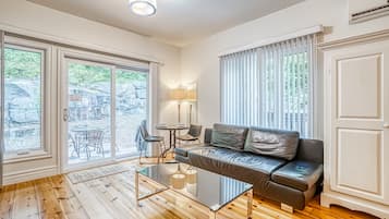 Suite studio supérieure | Draps en coton égyptien, literie de qualité, couette en duvet