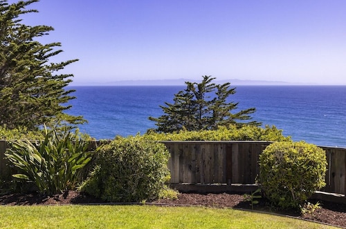 *NEW LISTING* Ocean front beach house close beach access