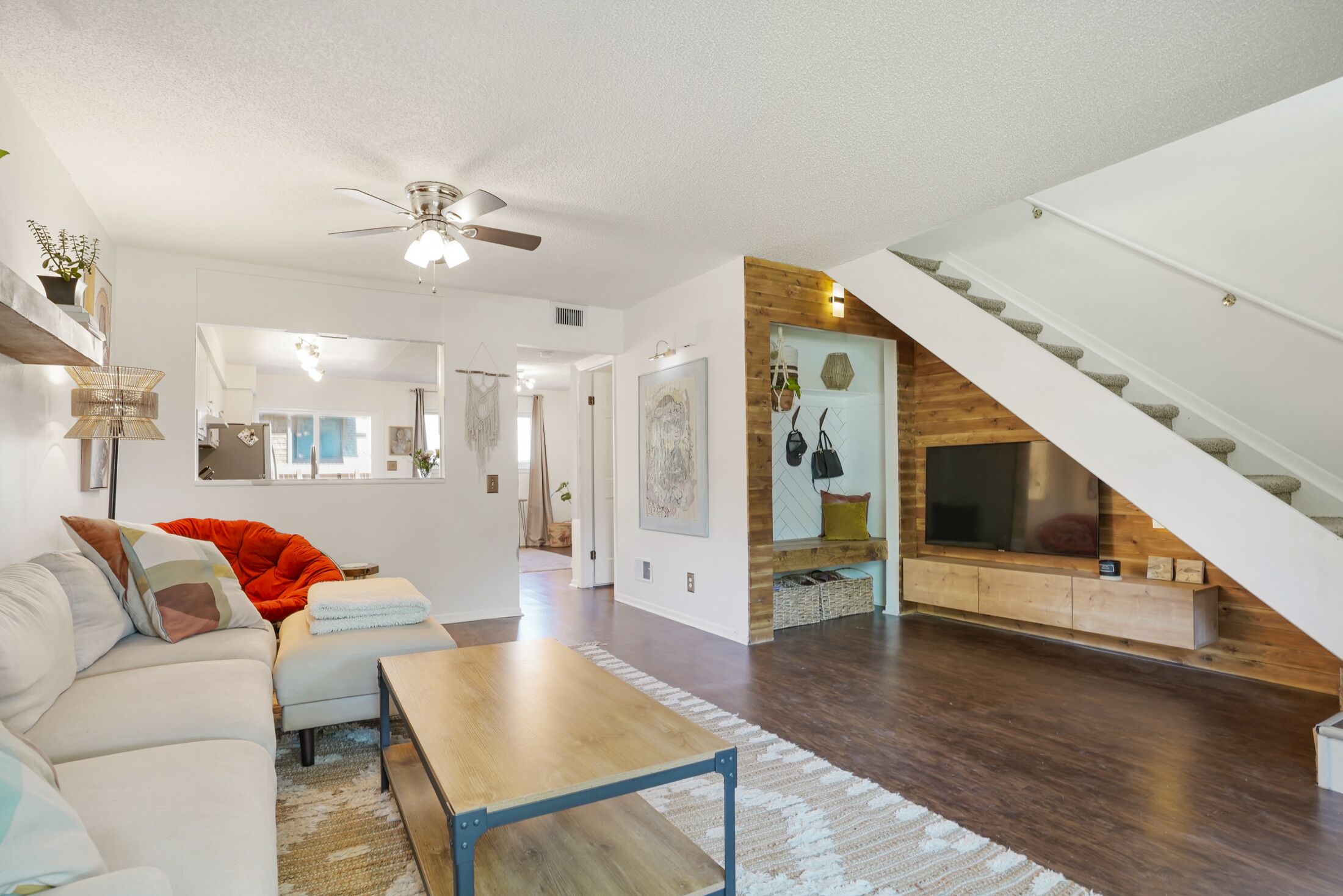 Cozy and modern townhome in Aurora, 5min from highway !