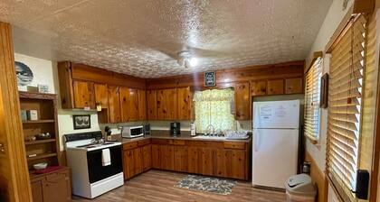 Moss Hollow Cottage - close to Folk School