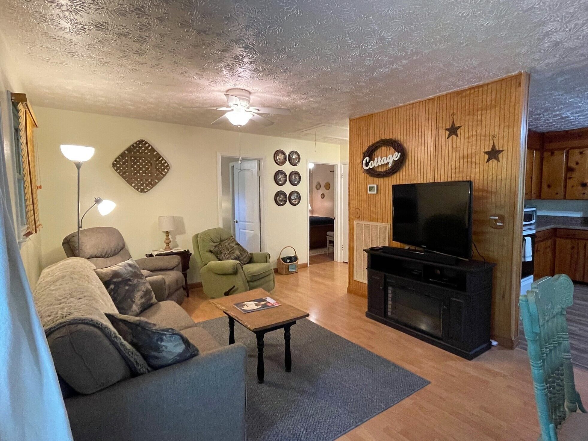 Moss Hollow Cottage - close to Folk School