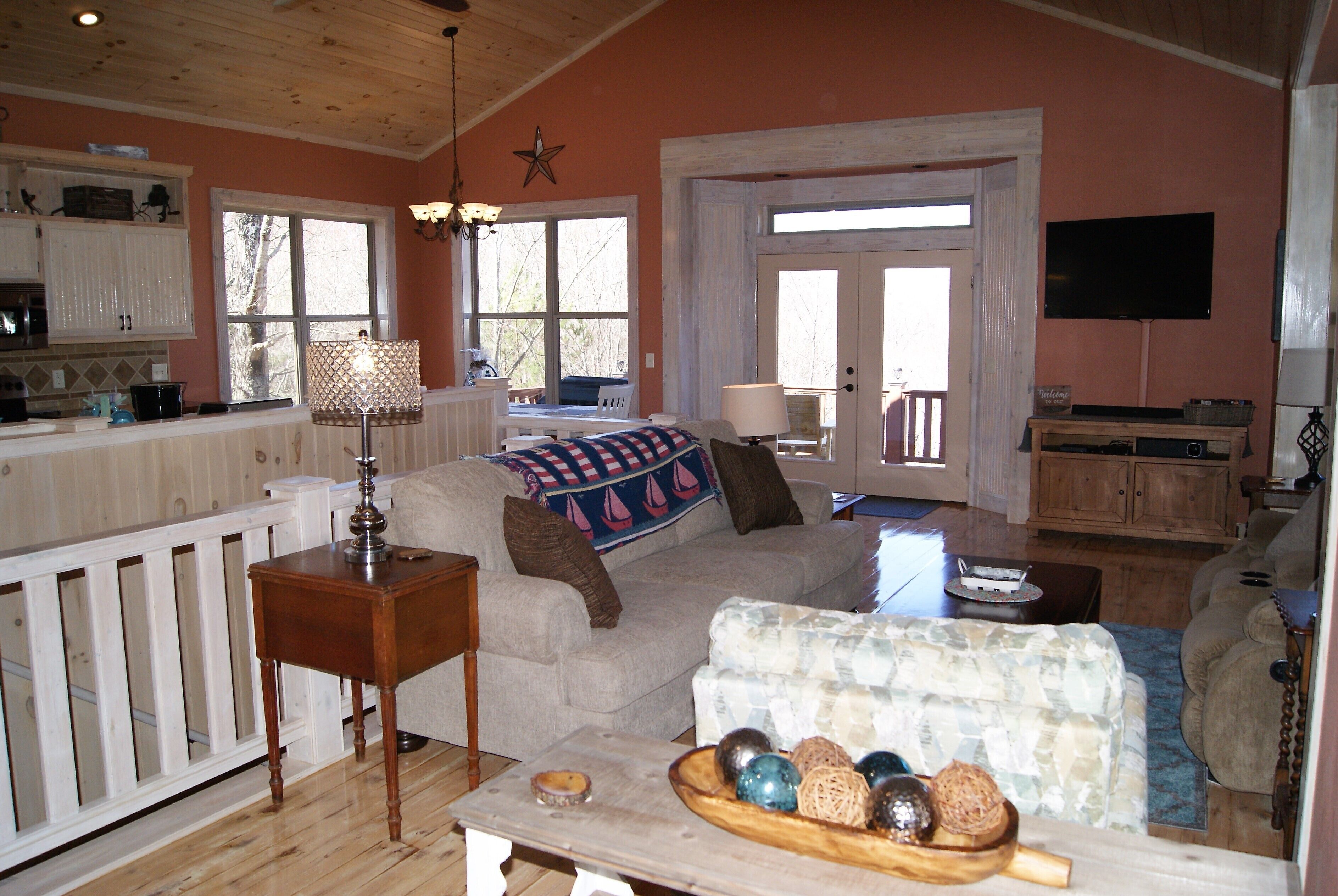 Campfire Mountain - mountain views & fire pit