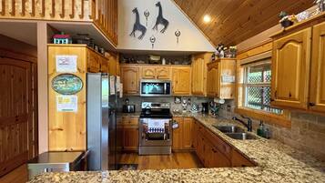 Coffee/tea maker, cookware/dishes/utensils