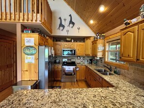 Coffee/tea maker, cookware/dishes/utensils