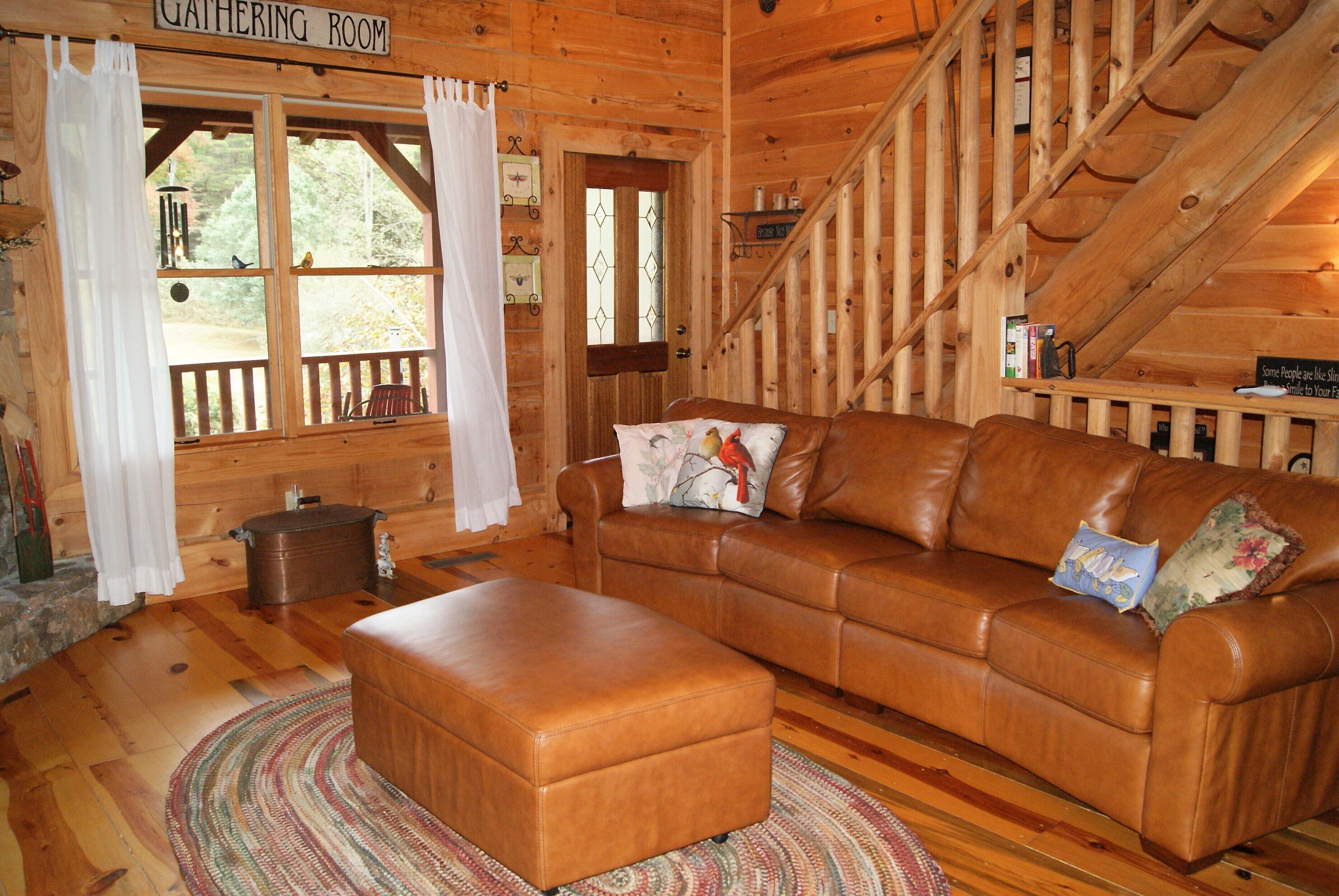 Nana's Creekside - peaceful setting on a stream