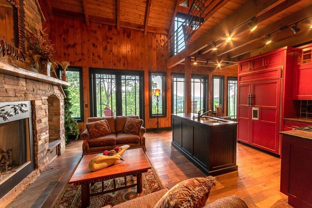 Falling Waters - upscale mountain living