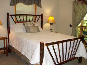 2 bedrooms, internet, bed sheets