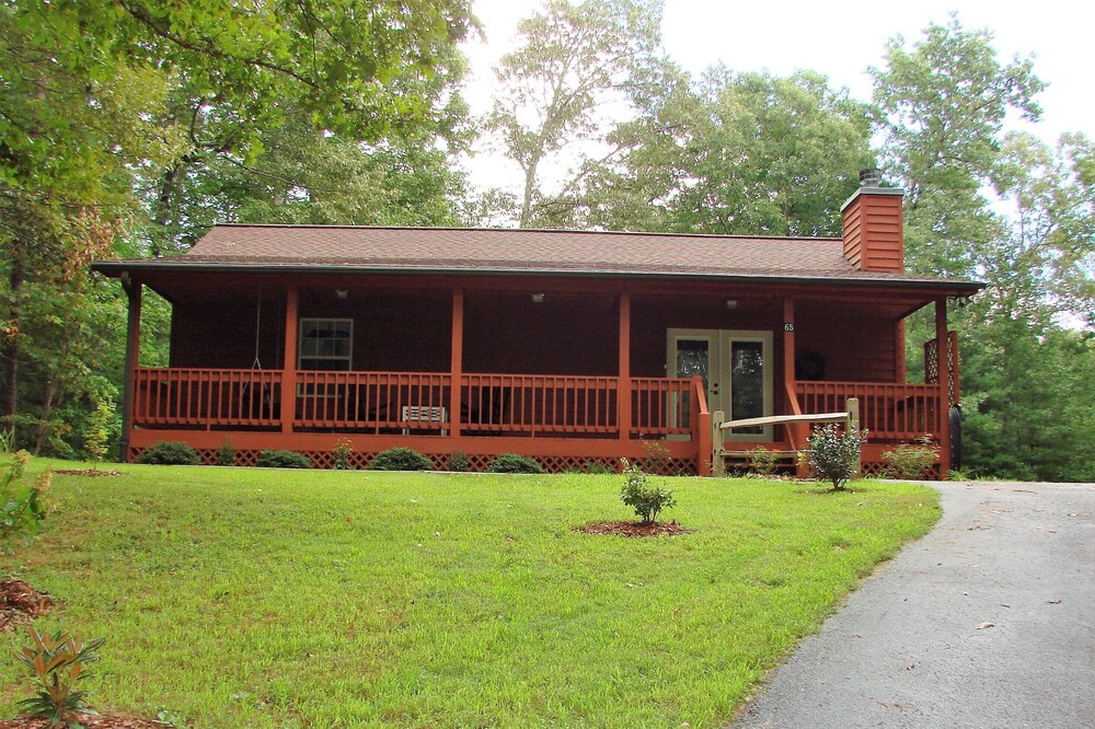 Wodhaven - 2 Bedroom one level cabin