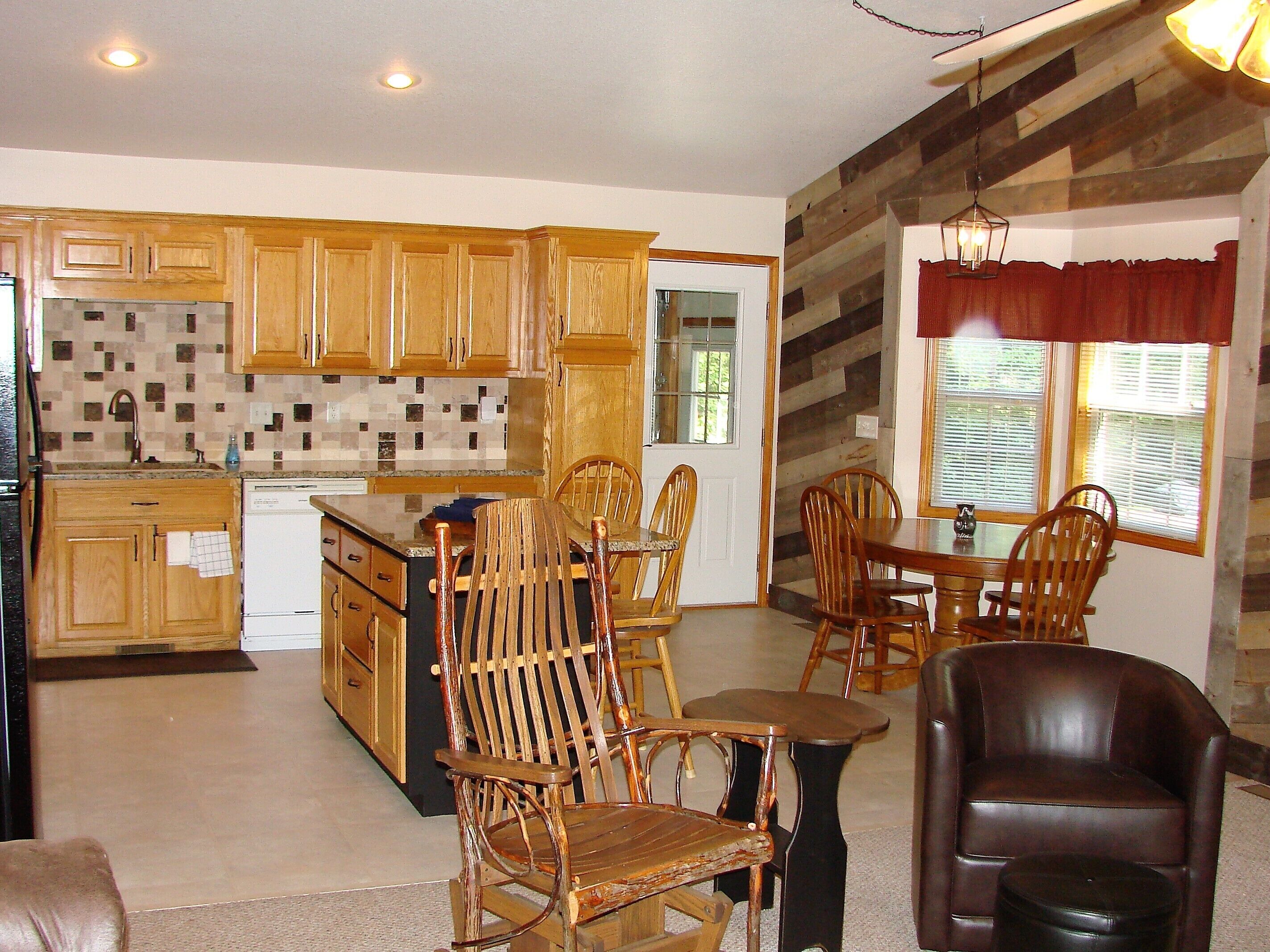 Wodhaven - 2 Bedroom one level cabin