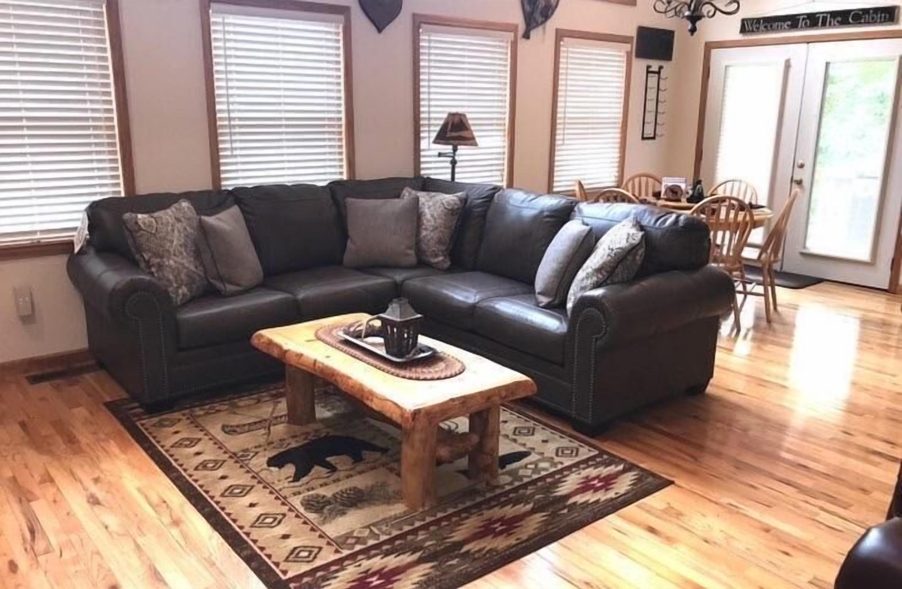 Prairie Retreat - Mountain Chalet With Easy Access!