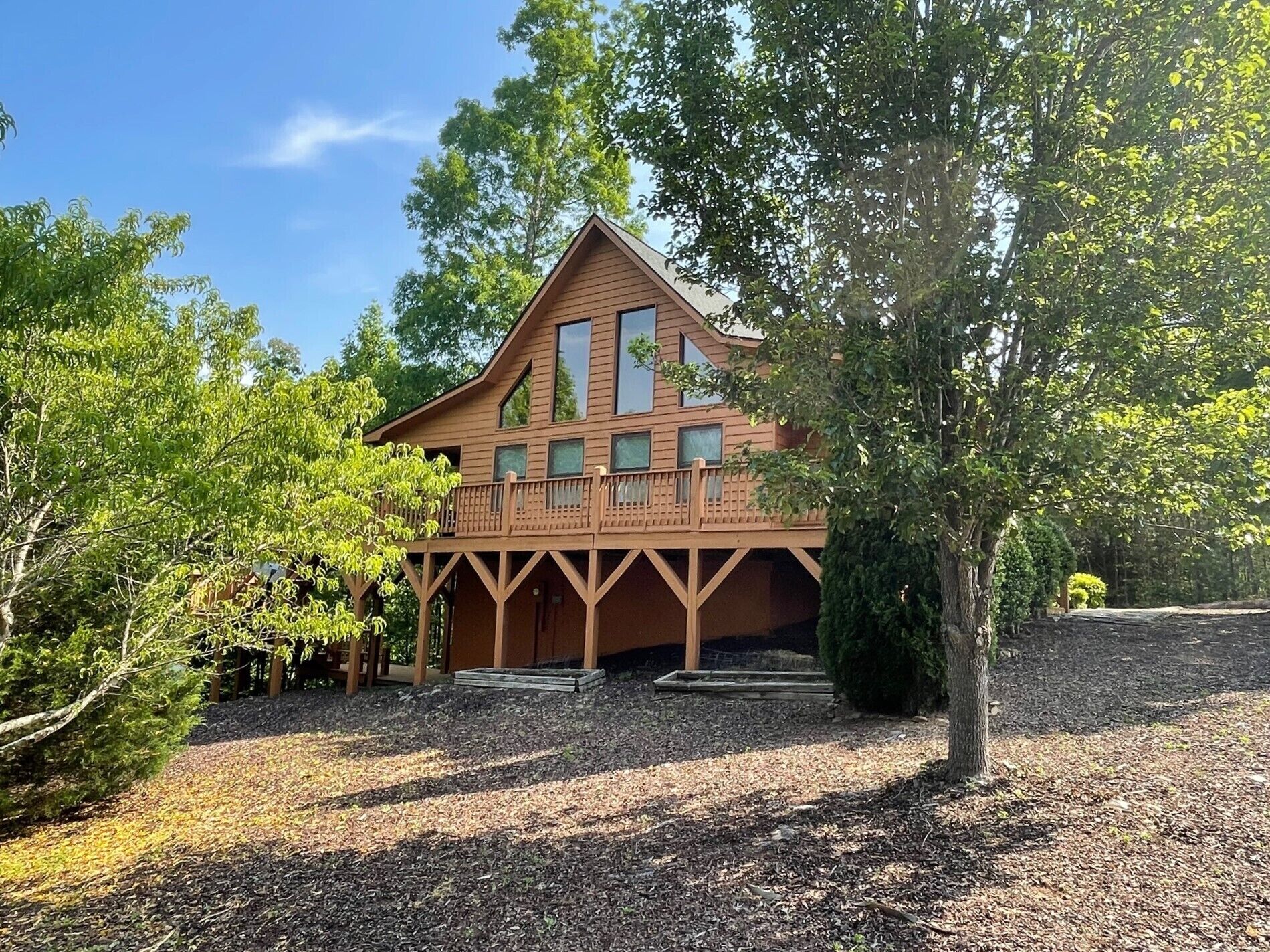 Prairie Retreat - Mountain Chalet With Easy Access!