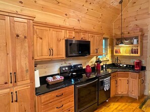 Coffee/tea maker, cookware/dishes/utensils