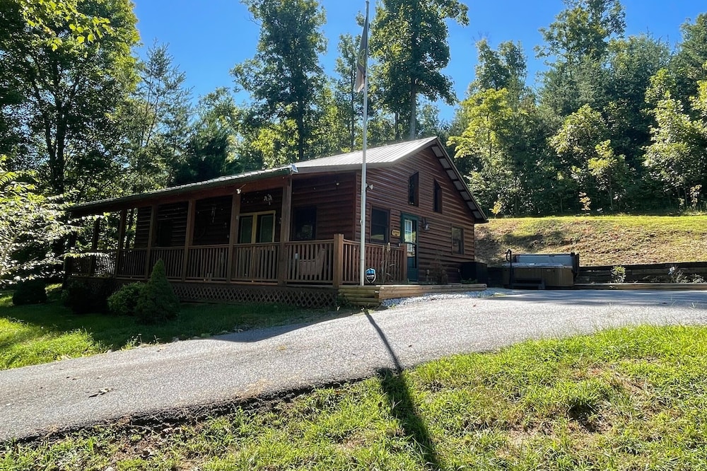 Bear Necessities - One level living!