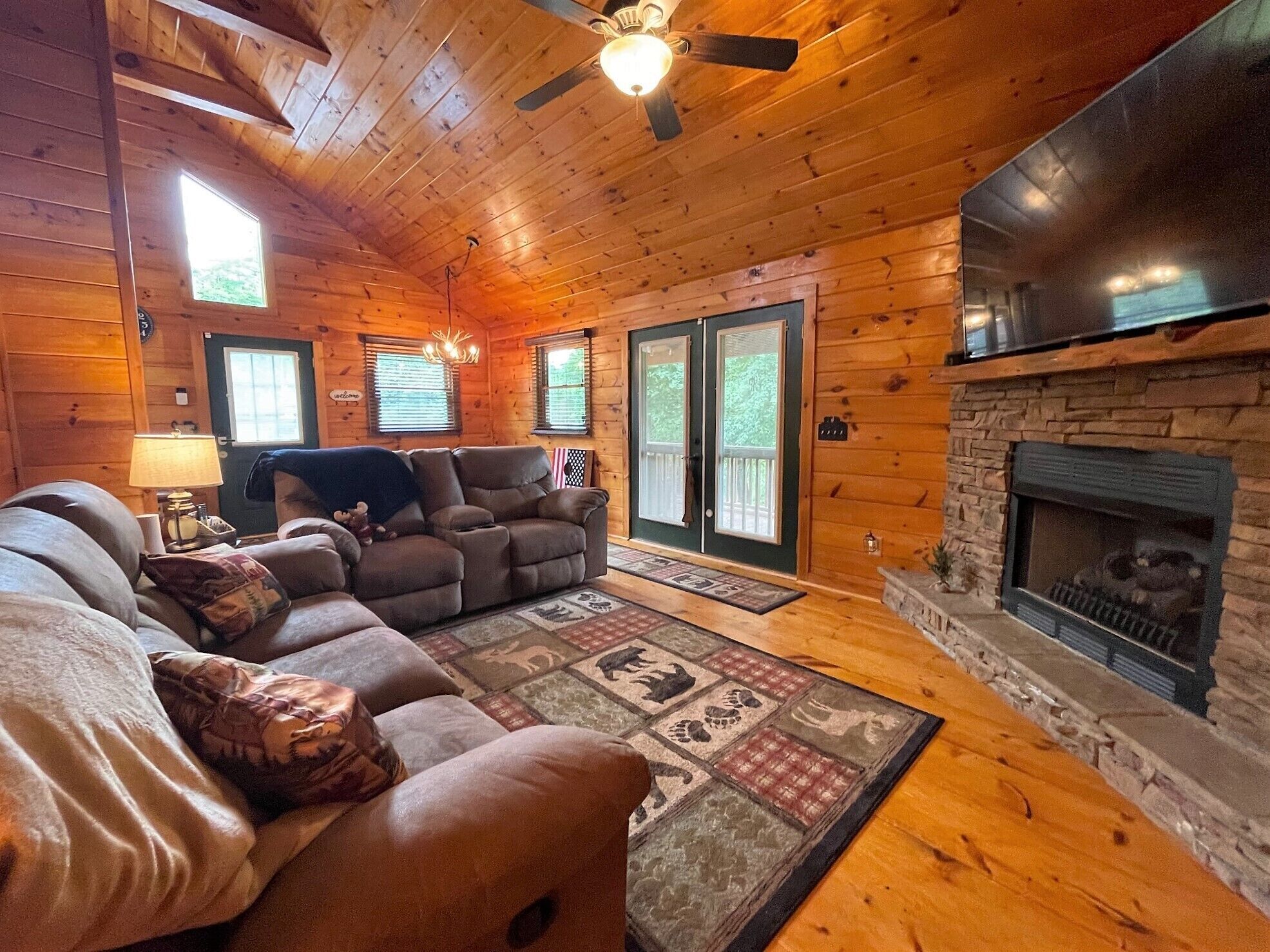 Bear Necessities - One level living!