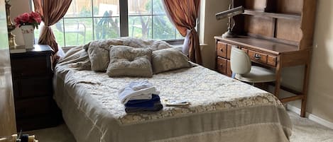 1 bedroom, in-room safe, desk, iron/ironing board