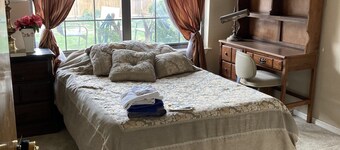 5 minutes to MSU/SAFB/MPEC 102-A 2 Bedroom 1 Bath BED&Breakfast. Sleeps 3.