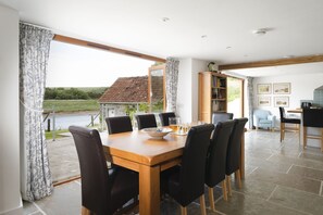 Dining - Riverside Retreat - Luxury Cottages (Bideford)