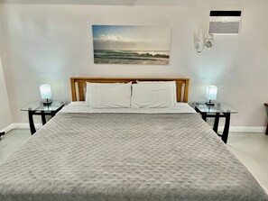 Iron/ironing board, WiFi, bed sheets, wheelchair access