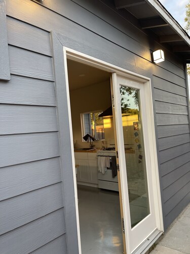 Renovated studio 15 minutes from downtown San Diego