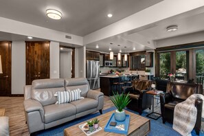 Televisión y chimenea 