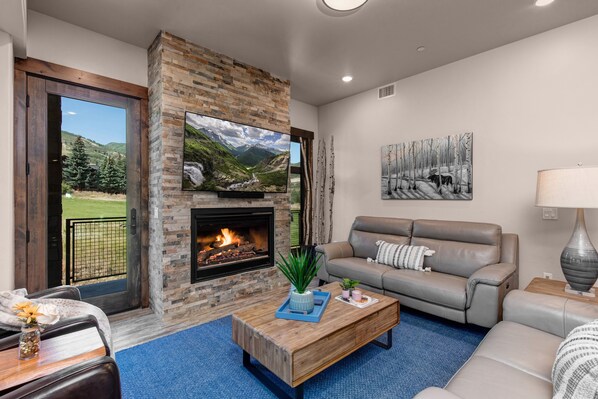 TV, fireplace