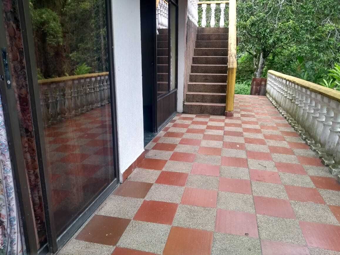 ESPECTACULAR CASA QUINTA LA ARAMA