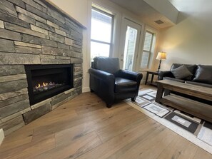 Smart TV y chimenea